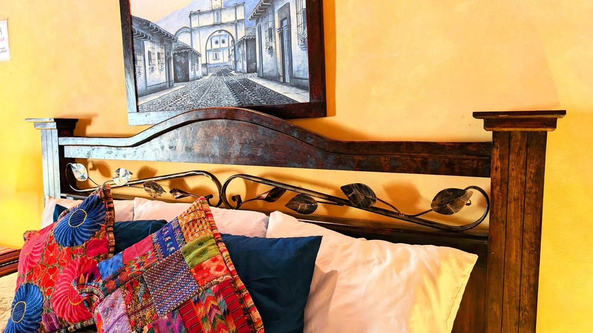 Casa Quetzalli, La Merced Antigua Homestay